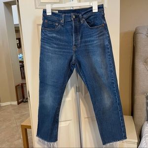 Cropped Levi’s 501